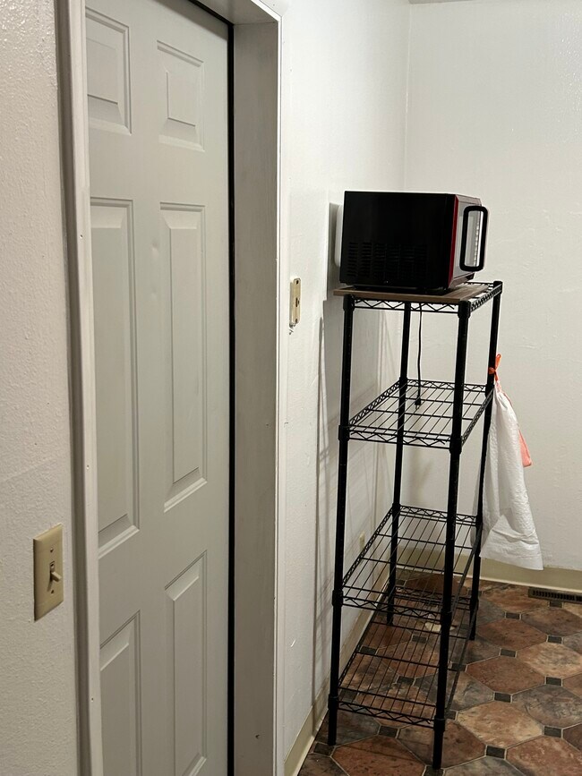 kitchen - side entrance - 668 Cedar St