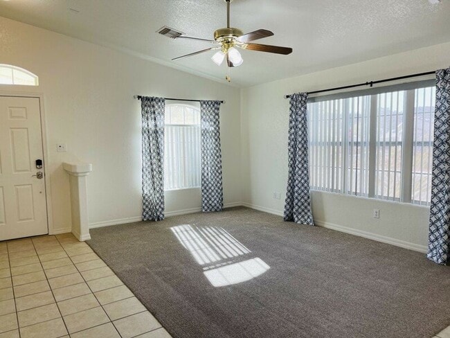 Building Photo - 3BD/2BA Rental in Desert Foothills Bullhea...