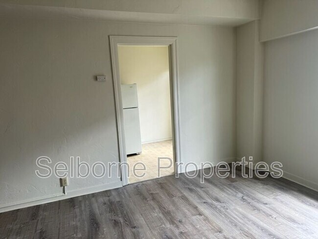 Foto del edificio - 2501 Ivy Dr