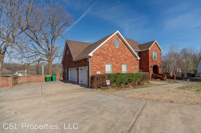 Building Photo - 4 br, 3.5 bath House - 3152 Willow Bend