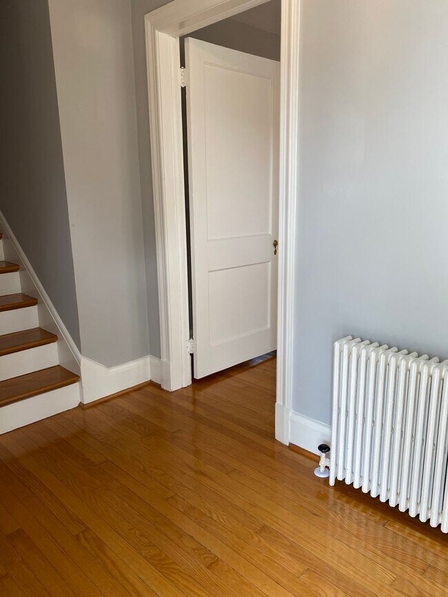 Foto del edificio - Charming 1935 Historic Home with Modern Upgrades – 3 Bed, 1.5 Bath – Downtown Aberdeen, MD