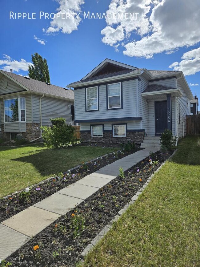 Building Photo - GORGEOUS 3 BEDS / 2 BATHS TOWNHOUSE IN THE COMMUNITY OF EVERGREEN