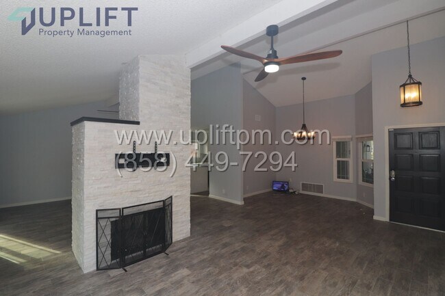 Foto del edificio - Beautiful 3 Bed, 2 Bath Home in Santee