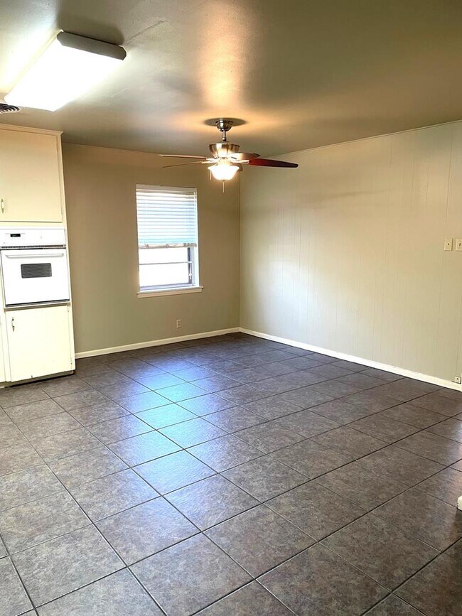 Foto del edificio - 1129 Nancy Beth Dr