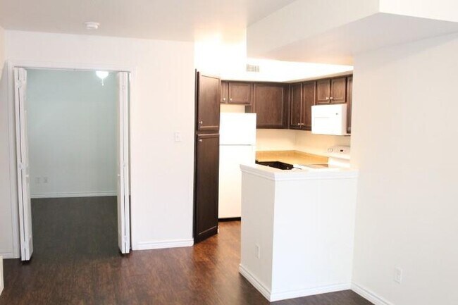 9829 Walnut St Unit 211 Dallas Tx 75243 Condo For Rent In Dallas Tx Apartments Com