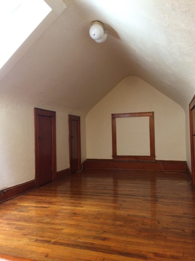 Building Photo - 18 Suncrest Ct