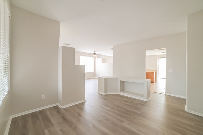 Building Photo - 14419 N 149Th Drive