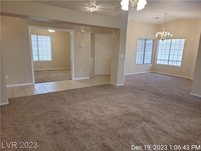 Building Photo - BRIGHT AND AIRY SINGLE-STORY IN HENDERSON