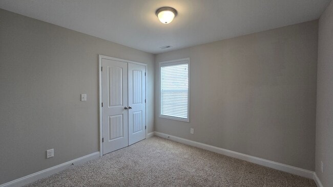 Building Photo - 5317 Debut Ave