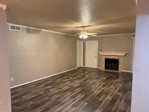 Building Photo - 9797 Leawood Blvd