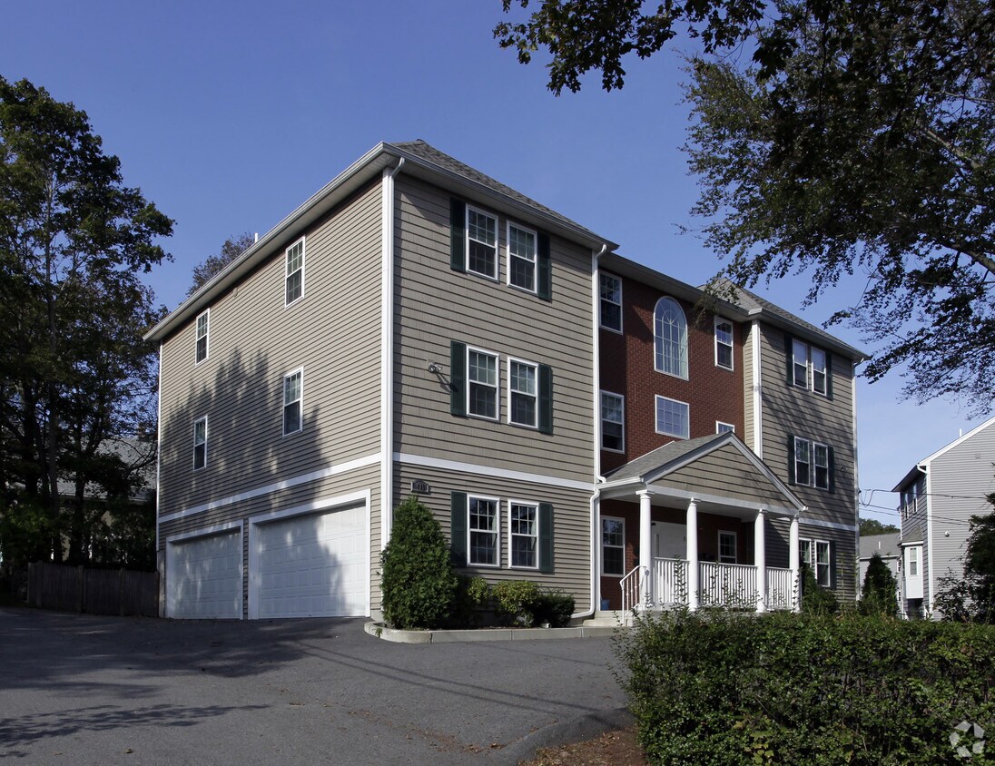 Primary Photo - 413-415 Willard St