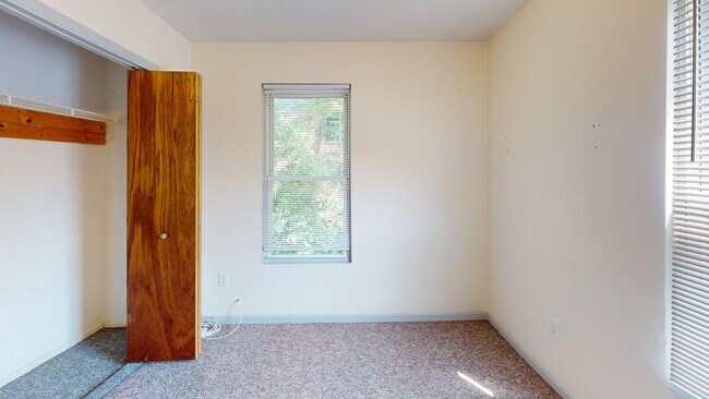 Bedroom - 833 Brown St