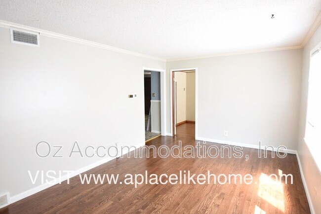 Building Photo - 11316 W 69th St