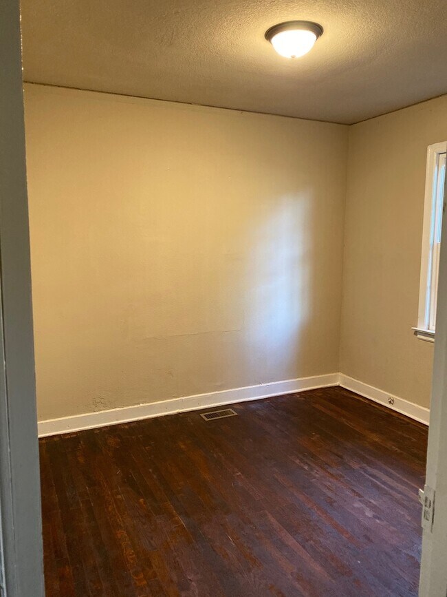 Building Photo - 2 Bedroom 1 Bath Duplex in Millington
