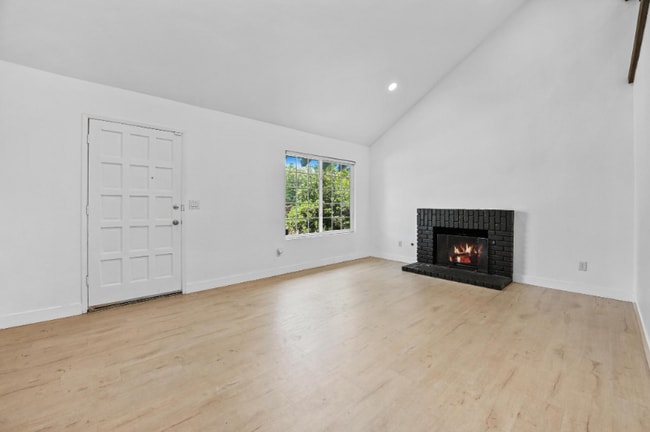 Building Photo - 9908 Knollview Dr