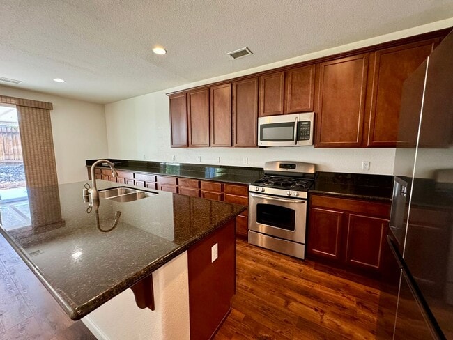 Building Photo - 2065 Red Willow Dr