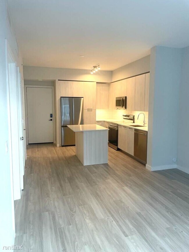Building Photo - 1 br, 1 bath Condo - 3990 W University Dr ...