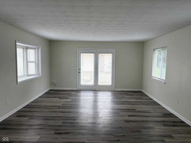 Building Photo - 5050 Hardegan St