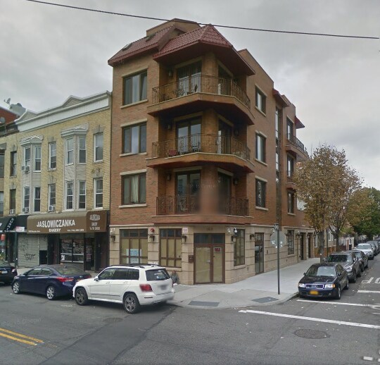 Primary Photo - 165 Nassau Ave