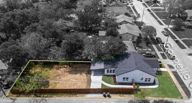 Building Photo - 3503 Cornelia St