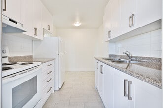 Kitchen - Attache North