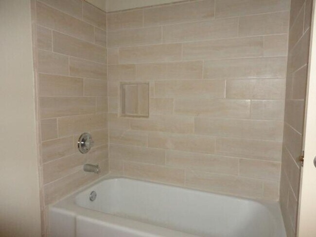 Foto del edificio - 1304 Phillips St