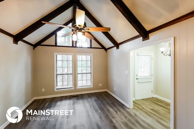 Foto del edificio - 3010 Lone Oak Rd