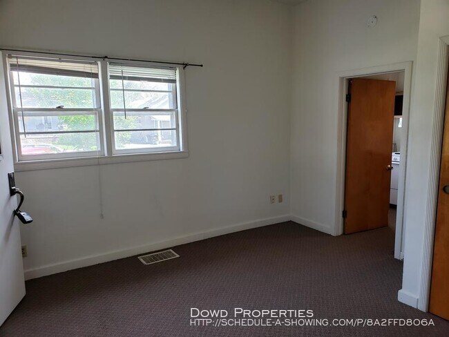 Foto del edificio - 805 E Chestnut St