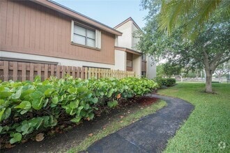 Building Photo - 10945 SW 113th Pl