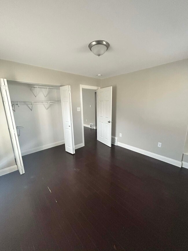 Building Photo - 8713 Susan Ave