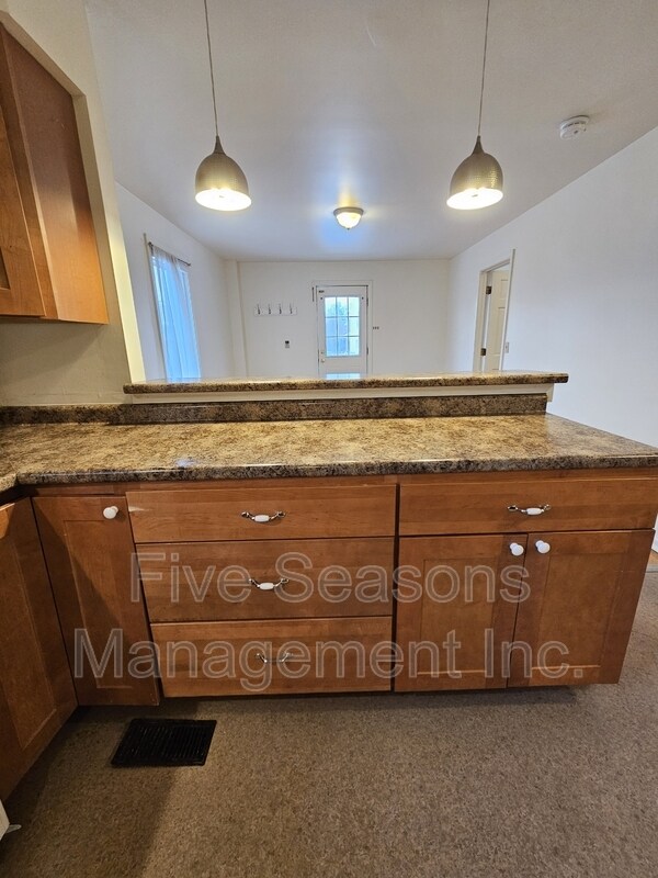 Foto del edificio - 432 Colchester Ave