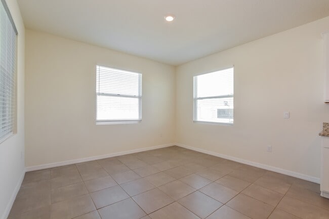 Building Photo - 5877 SW 82nd Ln
