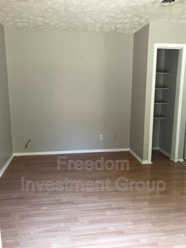 Building Photo - 5251 Pocahontas Dr