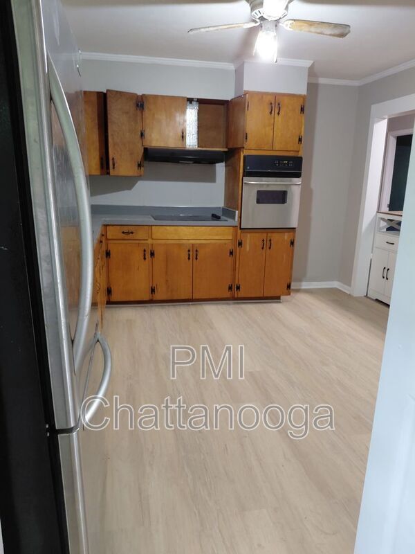 Foto del edificio - 3705 Crestview Pl