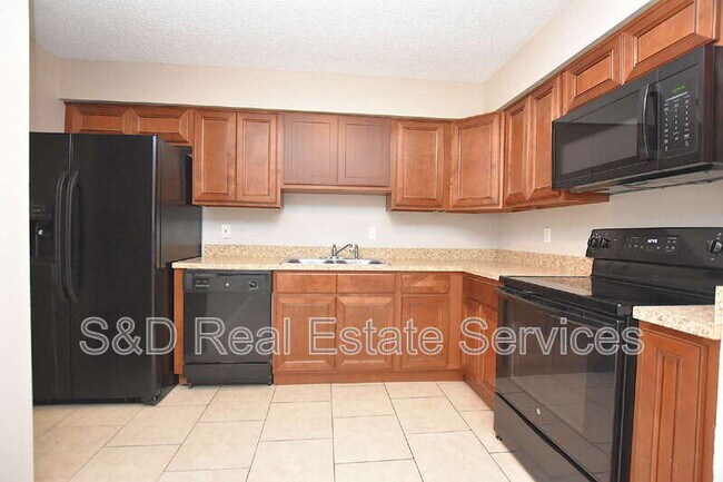 Foto del edificio - 1139 Mercury Dr W