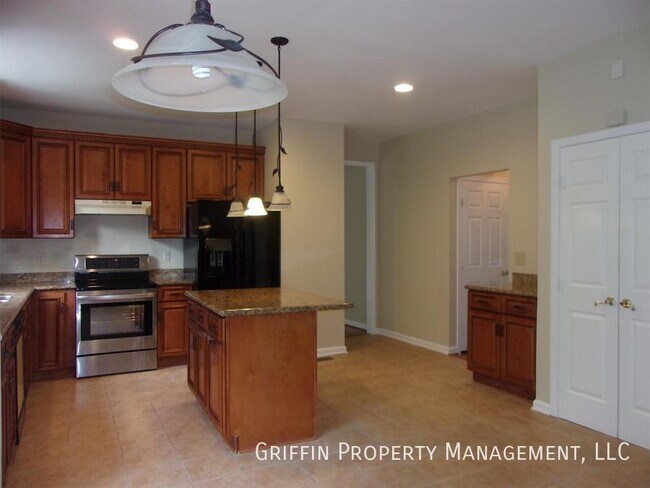 Building Photo - 11406 Fort Saratoga Ct