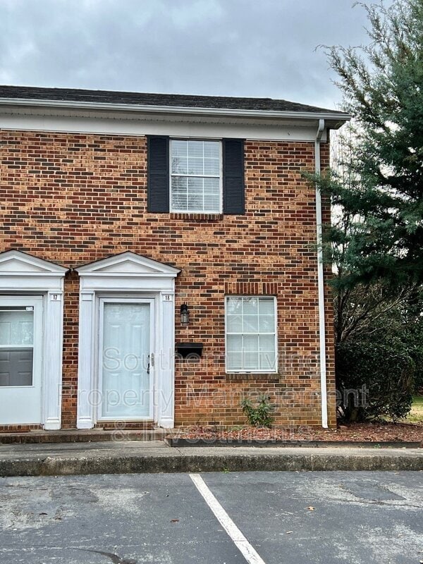 Building Photo - 250 Nixon Rd