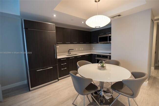 Foto del edificio - 45 SW 9th St