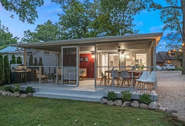 Foto del edificio - 11765 Patterson Lake Dr