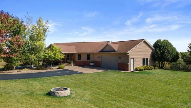Building Photo - 8875 Blue Vista Ln