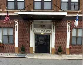 Building Photo - 35 Day St