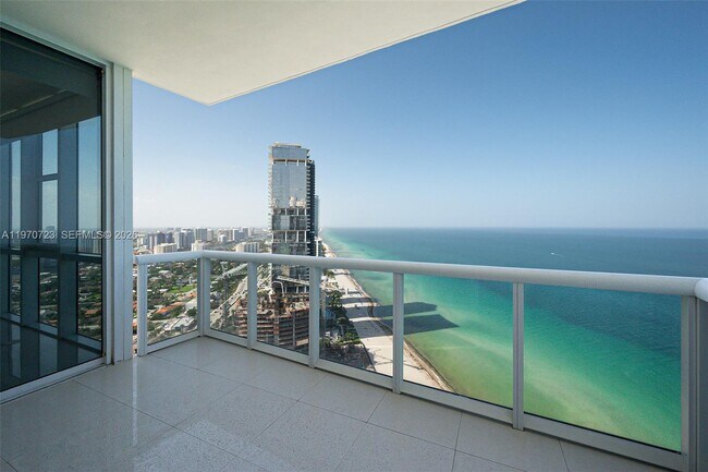 Building Photo - 18201 Collins Ave