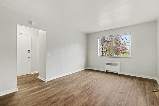 Building Photo - 1607 Asmann Ave