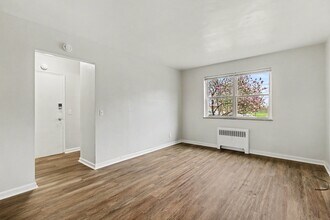Building Photo - 1607 Asmann Ave