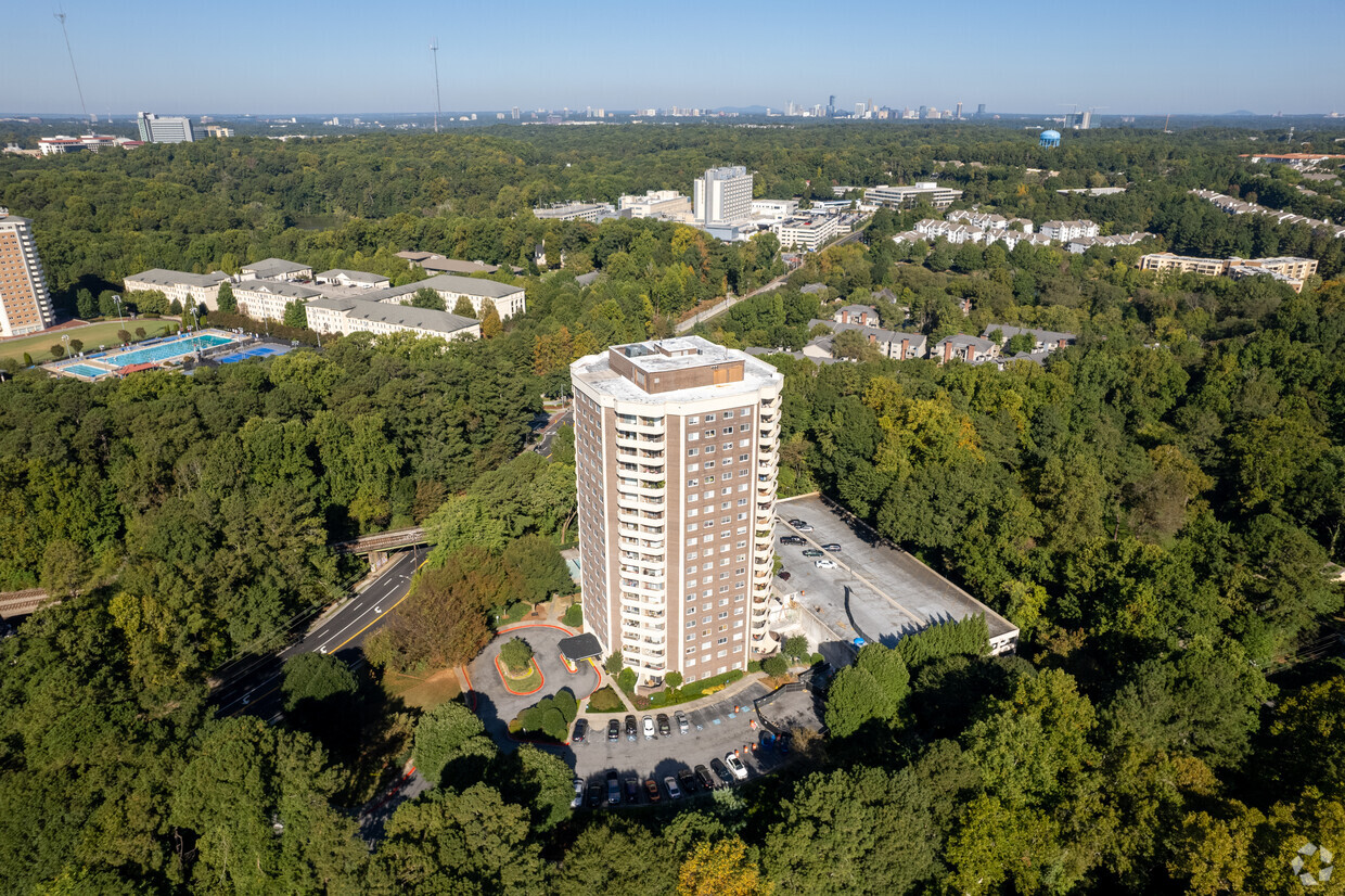 Building Photo - Somerset Heights Condominiums