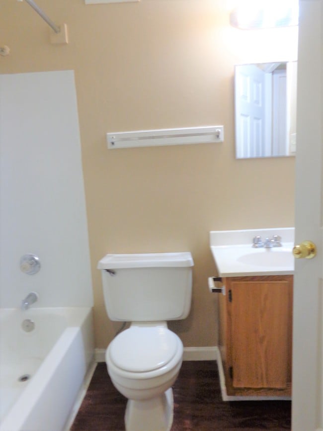 848 Dawnview Ct Unit 848, Florissant, MO 63031 Room for Rent in