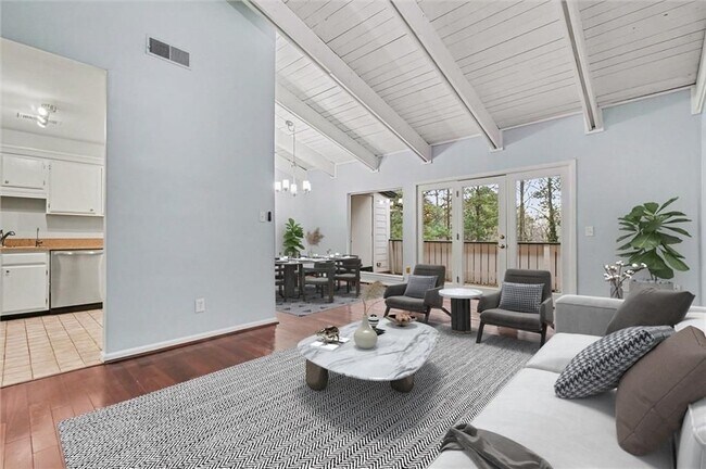 Foto del edificio - 3813 Paces Ferry W