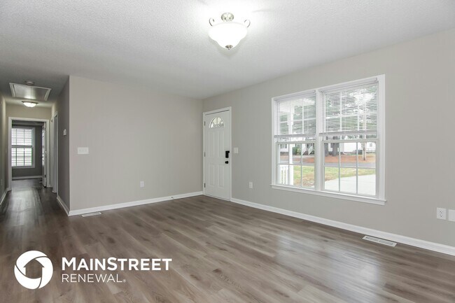 Foto del edificio - 1367 Hidden Valley Dr