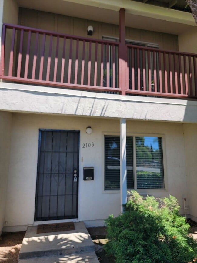 Building Photo - Lemon Grove Townhouse