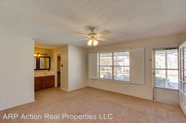 Building Photo - 625 Agua Caliente Dr